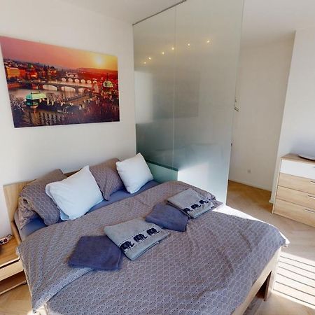 Апартаменты Onsite Free Garage Parking, 10Min Centre By Bus Прага Экстерьер фото